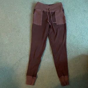 Black leggings with pockets